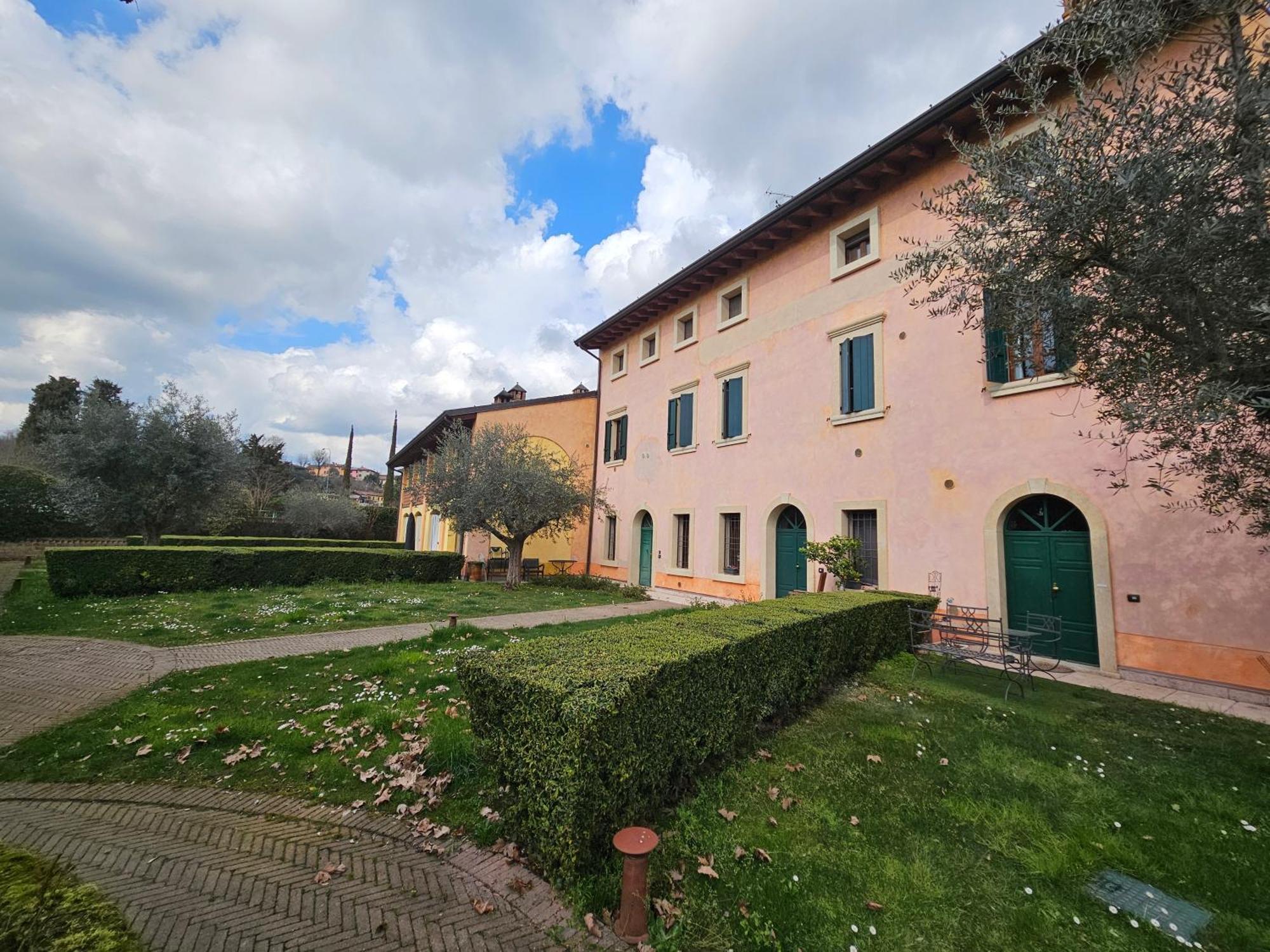 Corte La Guarnigione Valeggio sul Mincio Exteriör bild
