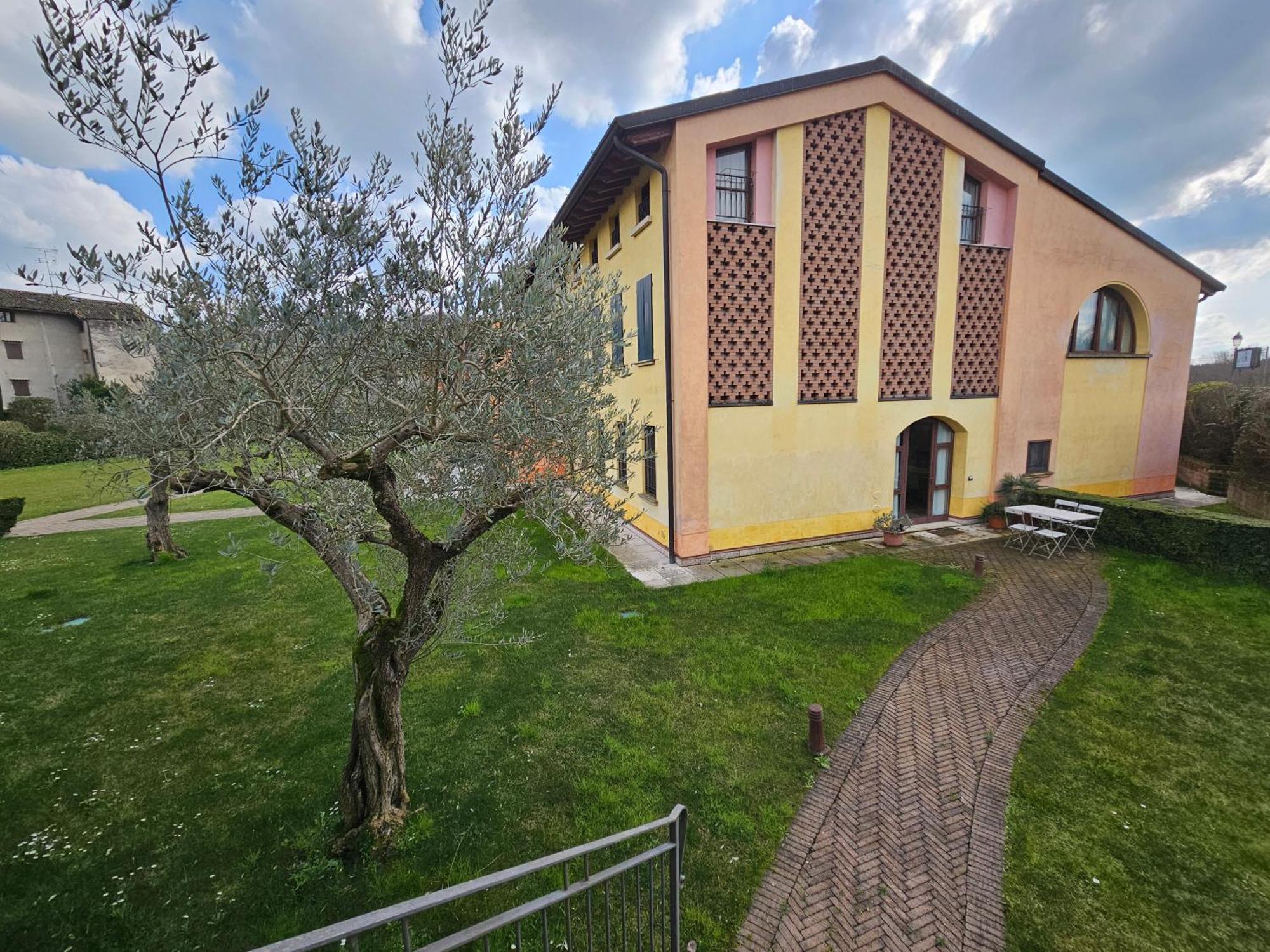 Corte La Guarnigione Valeggio sul Mincio Exteriör bild