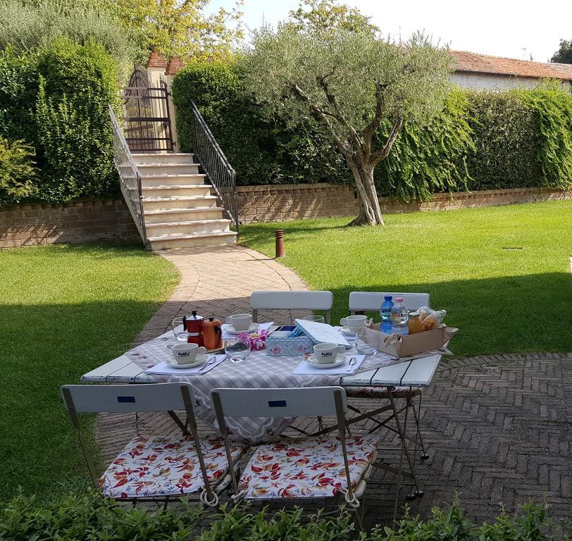Corte La Guarnigione Valeggio sul Mincio Exteriör bild