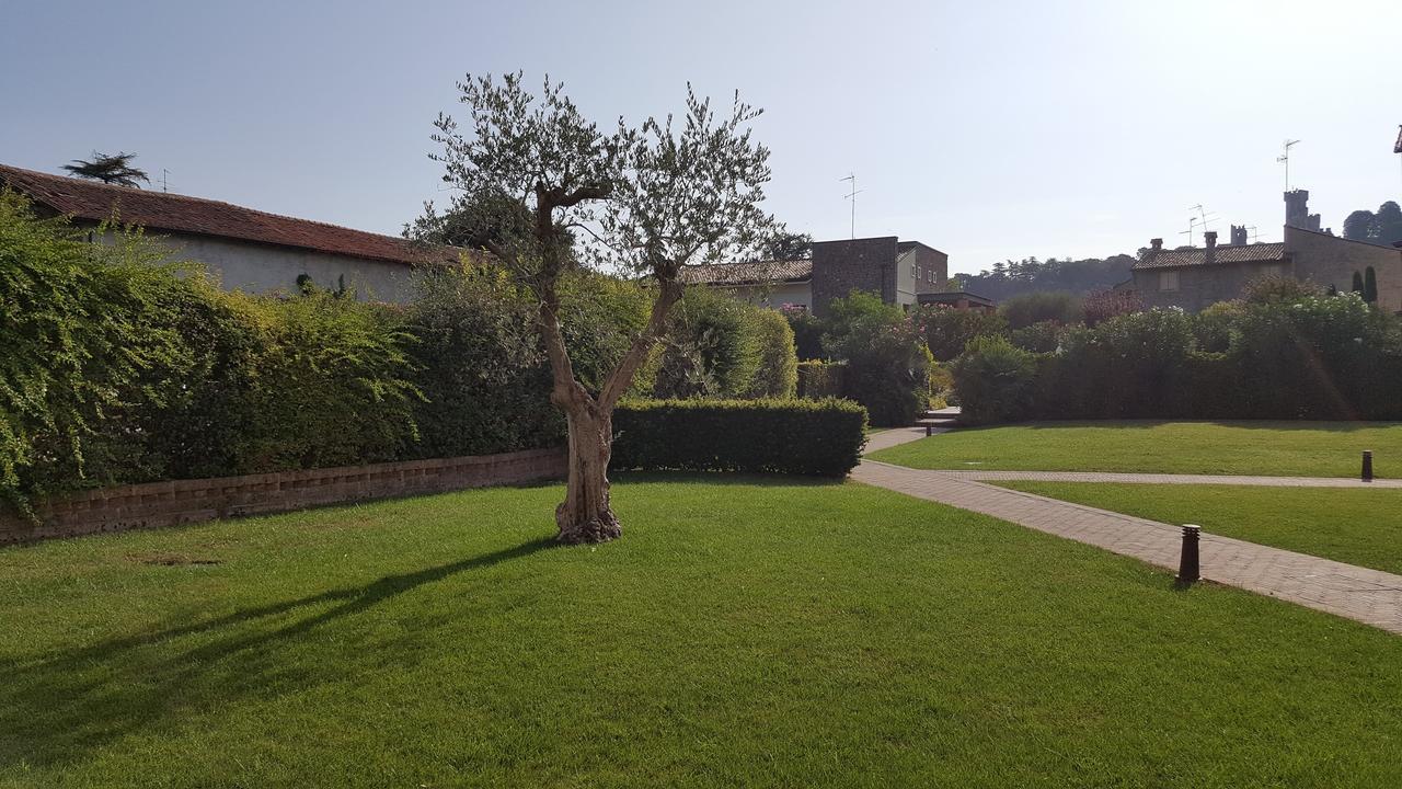 Corte La Guarnigione Valeggio sul Mincio Exteriör bild