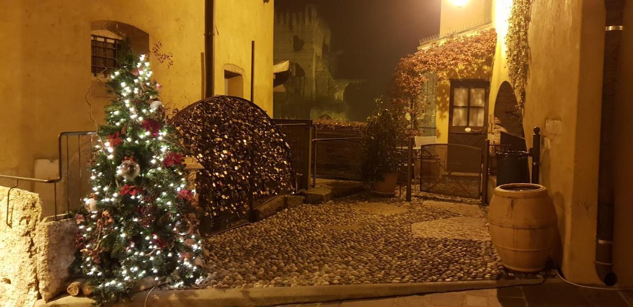 Corte La Guarnigione Valeggio sul Mincio Exteriör bild